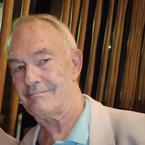 Denis W Barnard